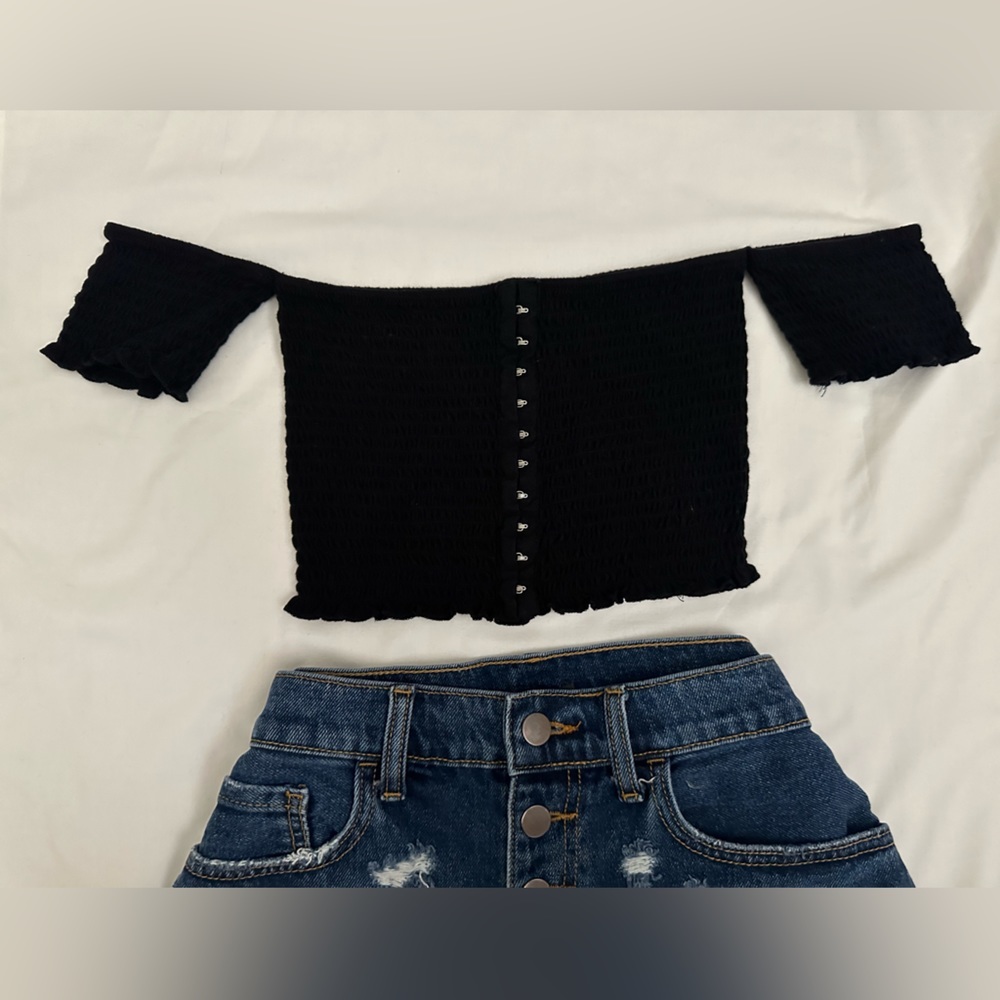 BUNDLE OF 3 Green Black and White Off the Shoulder Crop Top Size Small - Picture 2 of 11